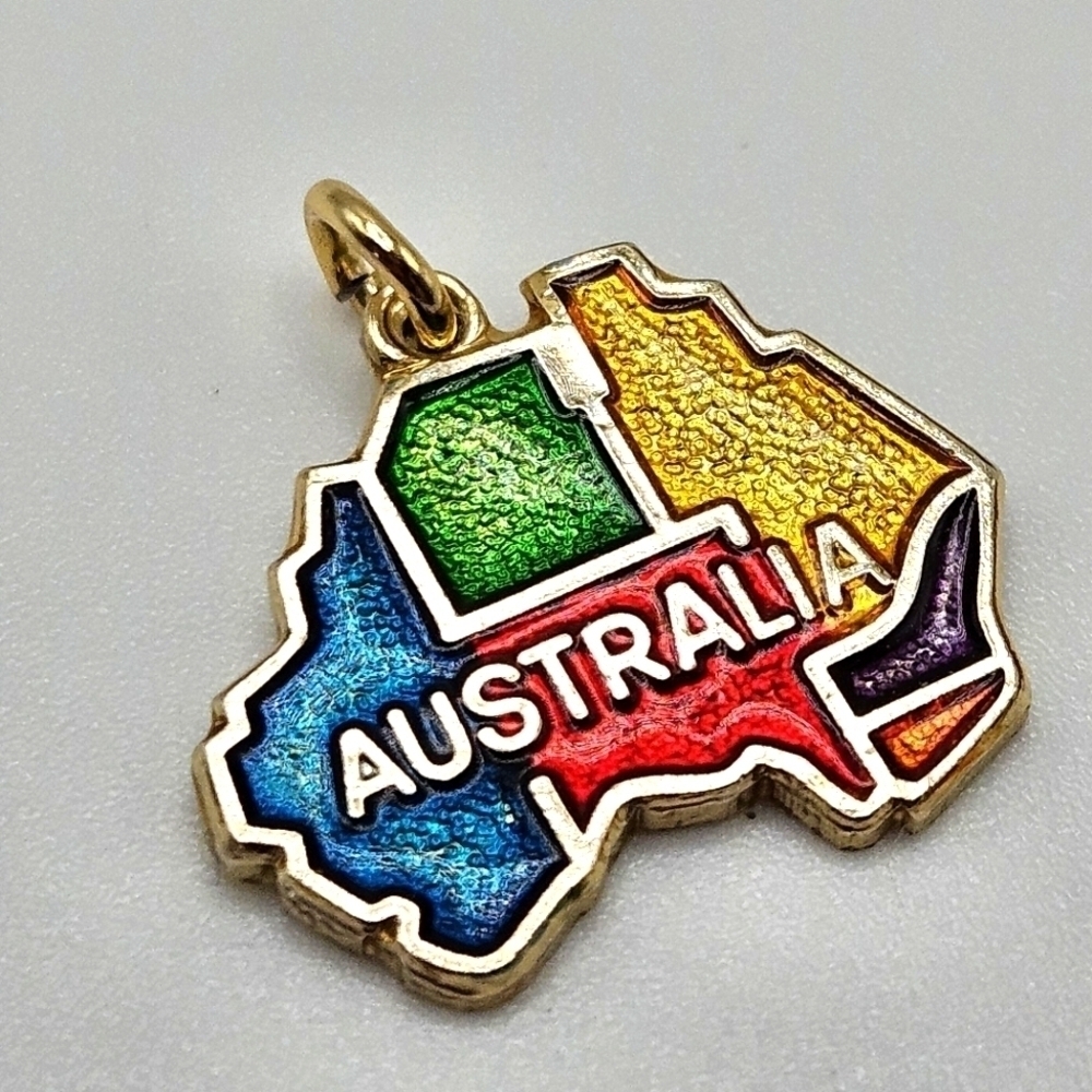 VINTAGE Australia Colorful Enamel Country Shaped Charm Souvenir Travel